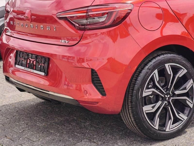 Gebraucht Mitsubishi Colt Plus 91 PS (66 kW) 2024 Rot Limousine