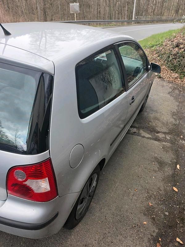 Gebraucht VW Polo 54 PS (39 kW) 2003 Silber Kleinwagen