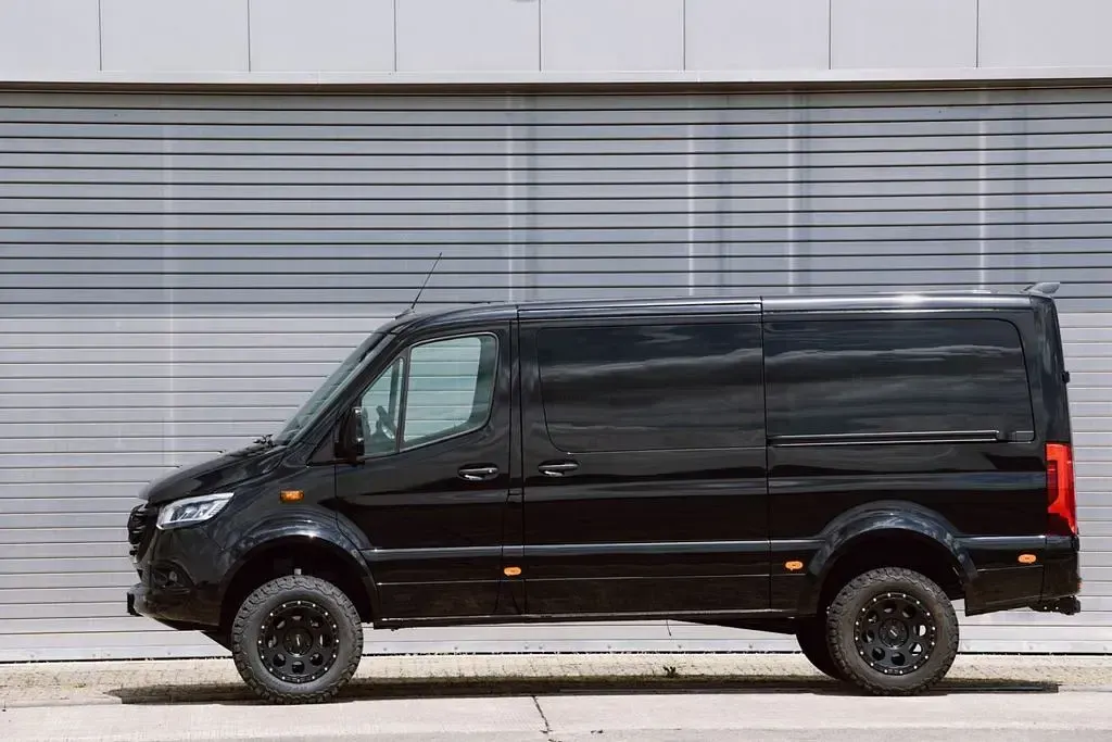 Neu Mercedes Sprinter 190 PS (139 kW) 2026 Schwarz Van