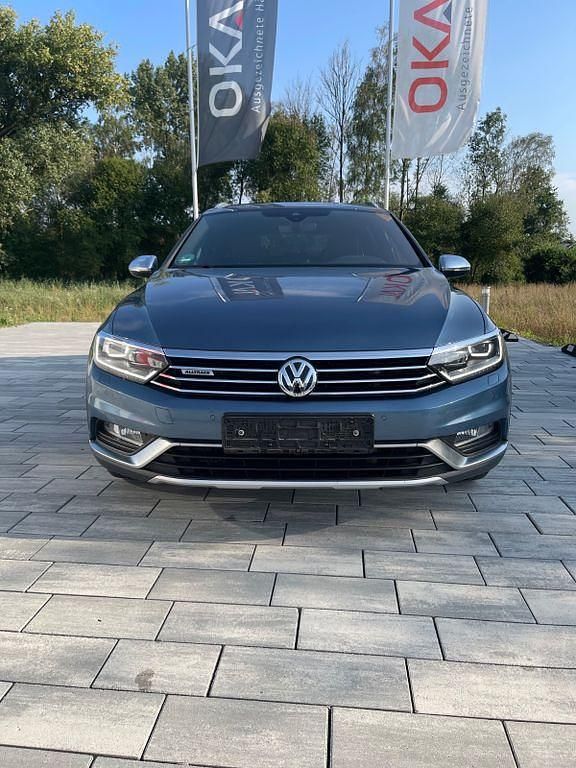 Blau Gebraucht 2018 VW Passat Alltrack Kombi | 16.900 € (Guter Preis) - Bild 1/4