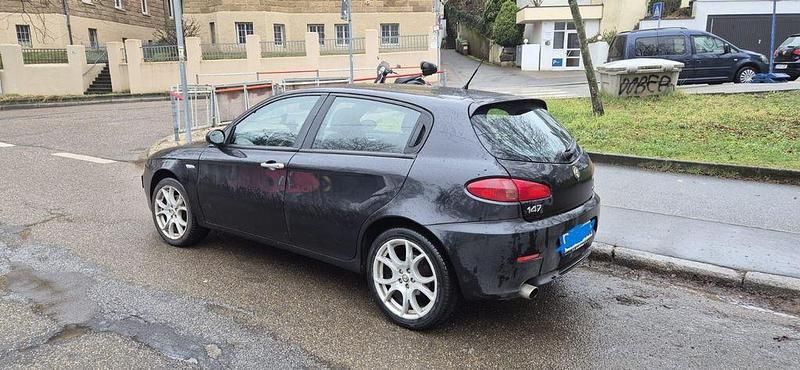 Gebraucht Alfa Romeo 147 105 PS (77 kW) 2009 Schwarz Kleinwagen