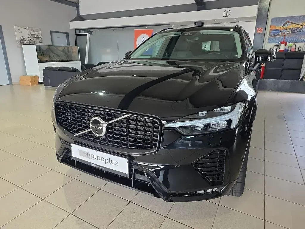 Gebraucht Volvo XC60 Plus 250 PS (183 kW) 2024 Schwarz SUV