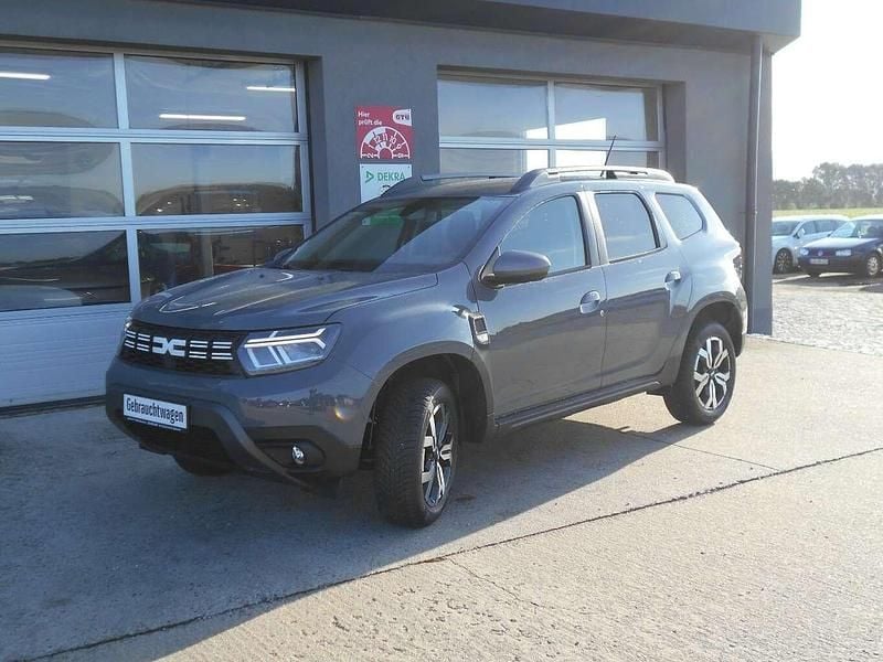 Gris urban Gebraucht 2024 Dacia Duster Journey SUV | 20.990 € (Superpreis) - Bild 1/4