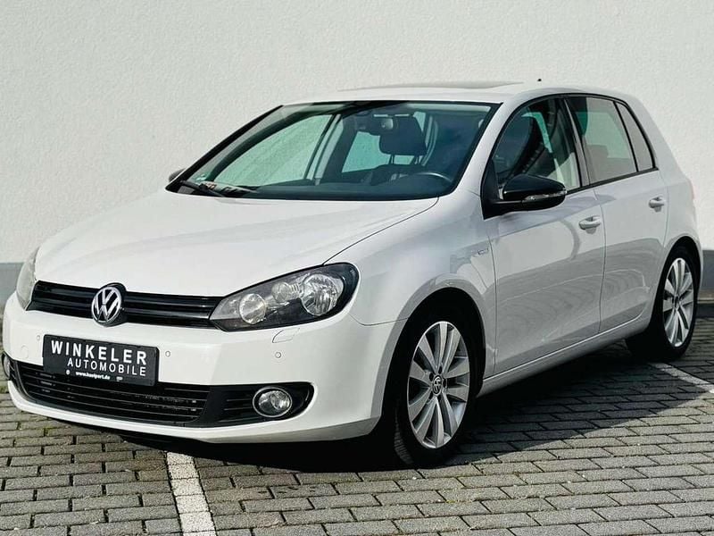 Gebraucht VW Golf VII Match 105 PS (77 kW) 2012 Candyweiß Kleinwagen