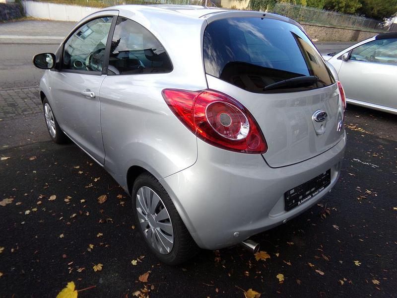 Gebraucht Ford Ka Titanium 69 PS (50 kW) 2014 Silber Kleinwagen