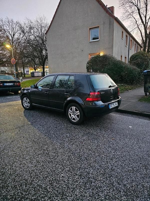 Schwarz Gebraucht 2002 VW Golf Limousine | 2.350 € (Fairer Preis) - Bild 1/4