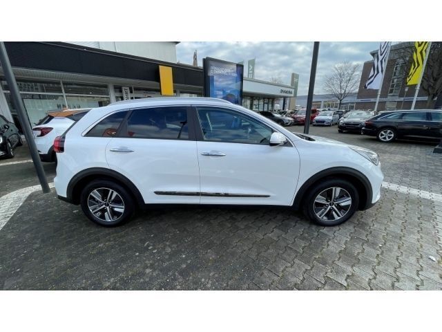 Gebraucht Kia Niro Spirit 141 PS (103 kW) 2021 Snowwhite pearl (weiß) SUV