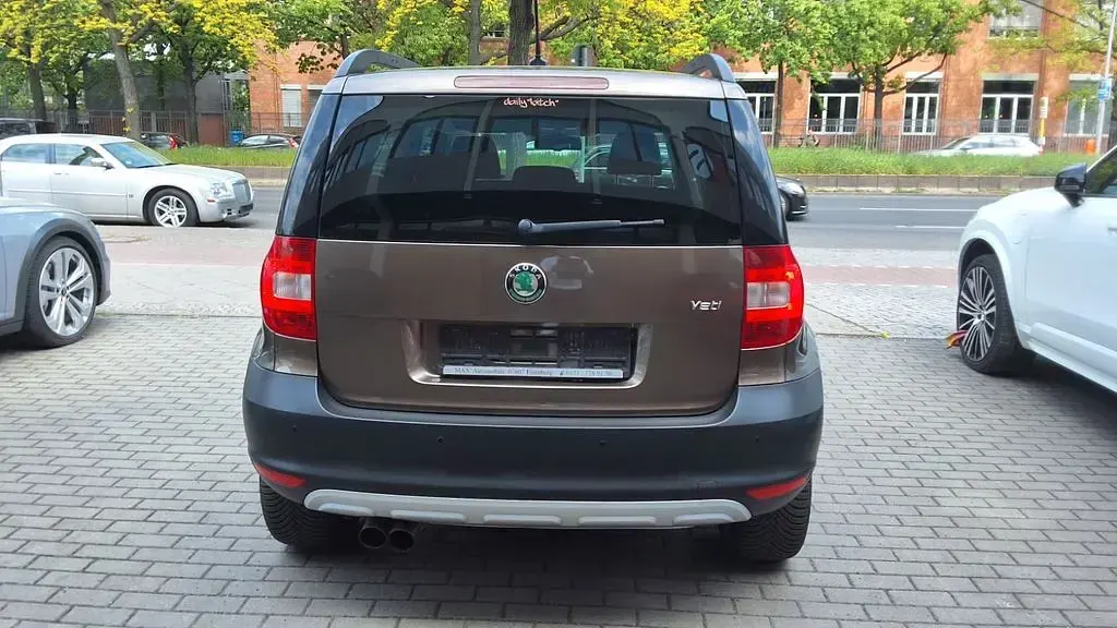 Gebraucht Skoda Yeti Plus Edition 122 PS (89 kW) 2013 Braun SUV