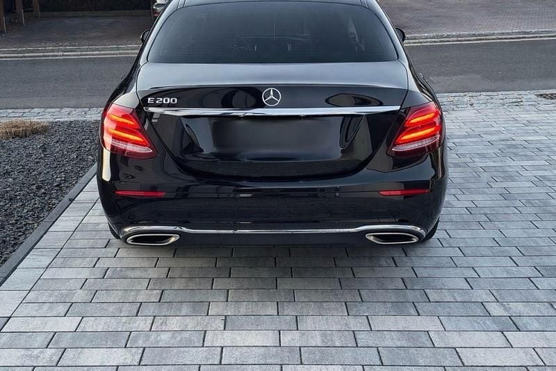 Gebraucht Mercedes E200 Avantgarde 184 PS (135 kW) 2016 Schwarz Limousine