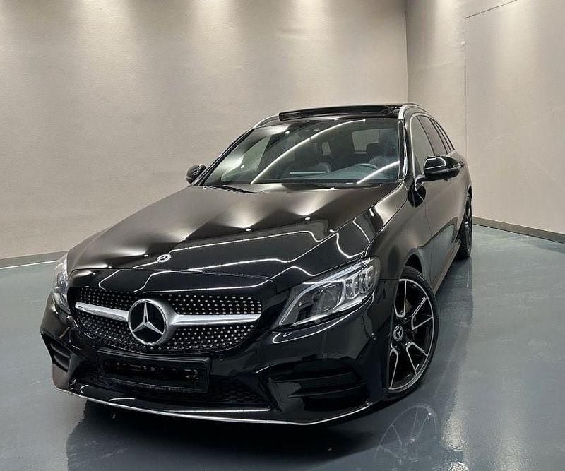 Schwarz Gebraucht 2018 Mercedes C300 AMG line Kombi | 28.500 € (Fairer Preis) - Bild 1/4