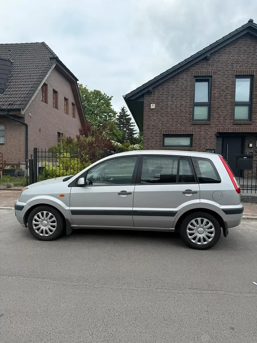 Gebraucht Ford Fusion 100 PS (73 kW) 2006 Silber Kleinwagen