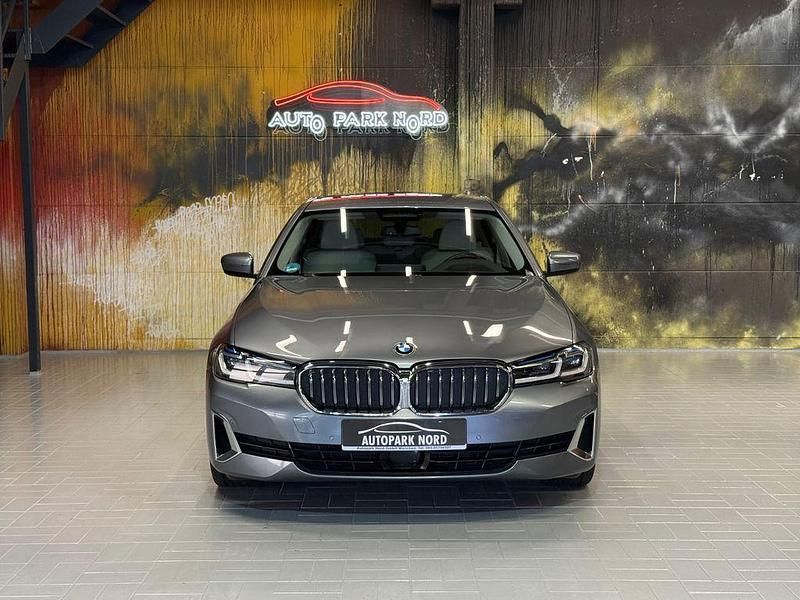 Gebraucht BMW 520 Luxury Line 190 PS (139 kW) 2020 Blau Limousine