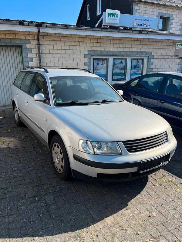 Silber Gebraucht 1999 VW Passat Kombi | 1.199 € (Fairer Preis) - Bild 1/4