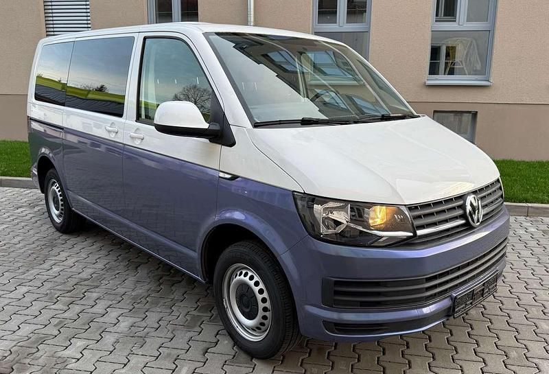 Gebraucht VW Multivan 150 PS (110 kW) 2019 Bluegalacticeffect folierung Van