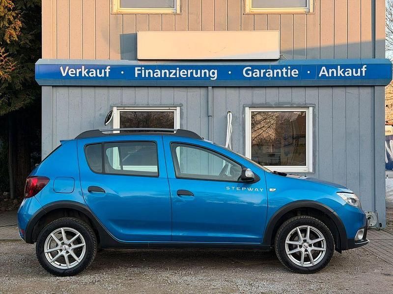 Gebraucht Dacia Sandero Prestige 90 PS (66 kW) 2017 Blau Limousine