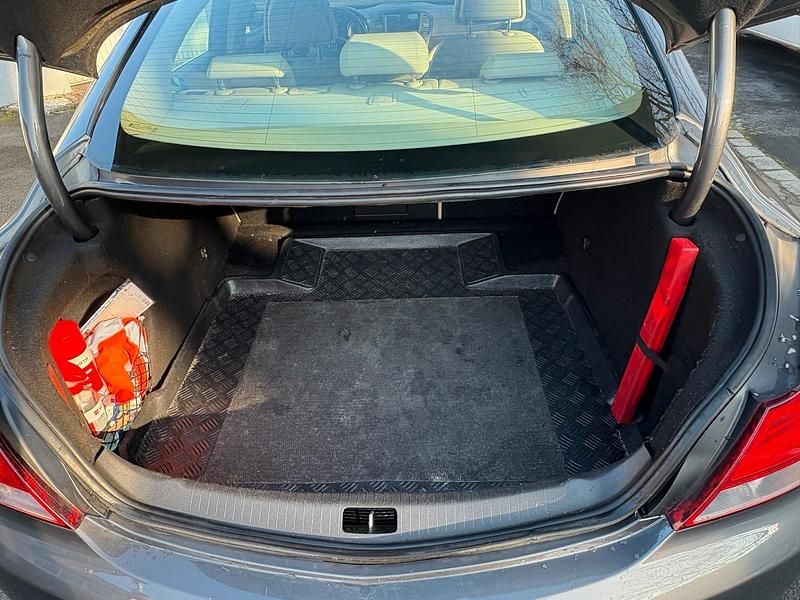 Gebraucht Opel Insignia 140 PS (102 kW) 2008 Grau Limousine