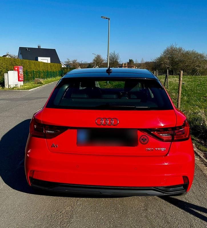 Gebraucht Audi A1 Sportback Ambiente 116 PS (85 kW) 2019 Rot Kleinwagen