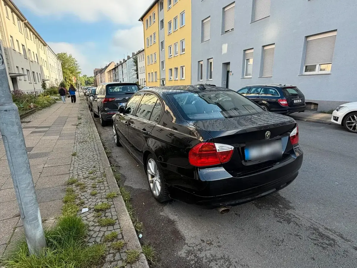 Gebraucht BMW 318 130 PS (95 kW) 2005 Schwarz Limousine