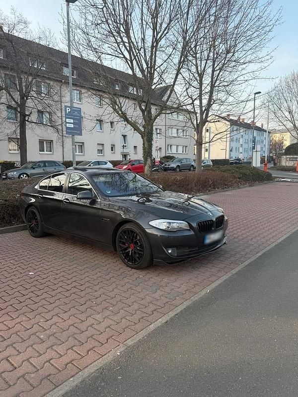 Gebraucht BMW 530 258 PS (189 kW) 2012 Grau Limousine