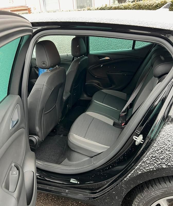 Gebraucht Opel Astra Elegance 145 PS (106 kW) 2020 Schwarz Limousine