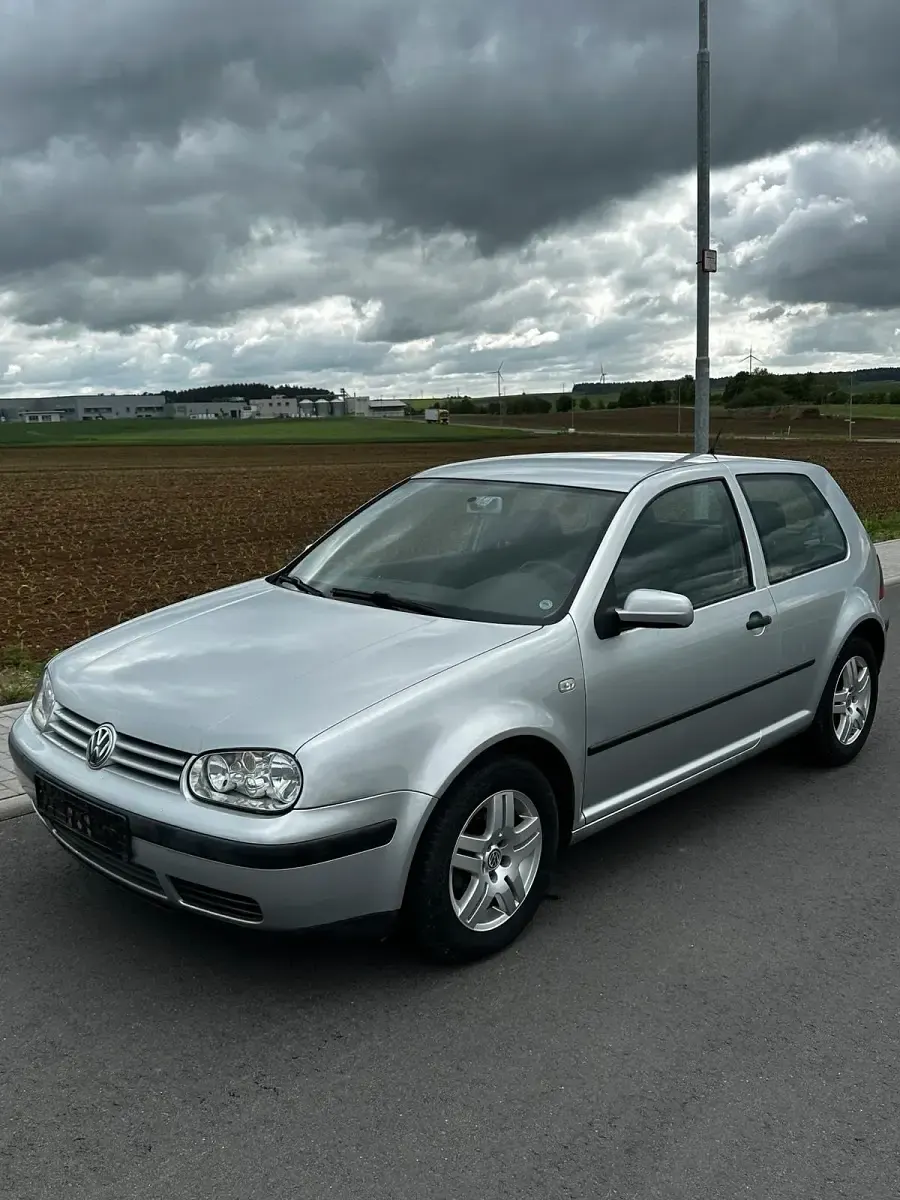 Gebraucht VW Golf 75 PS (55 kW) 2002 Silber Coupé