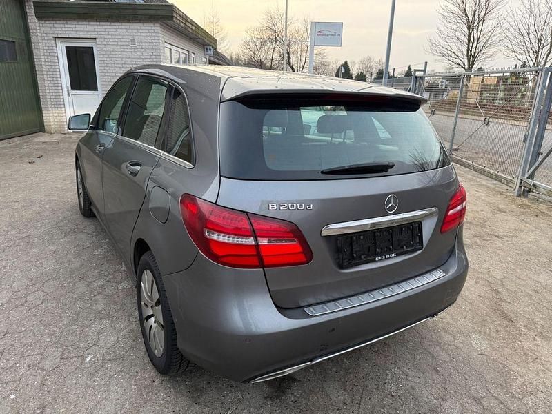 Gebraucht Mercedes B200 136 PS (100 kW) 2018 Grau Van / Kleinbus