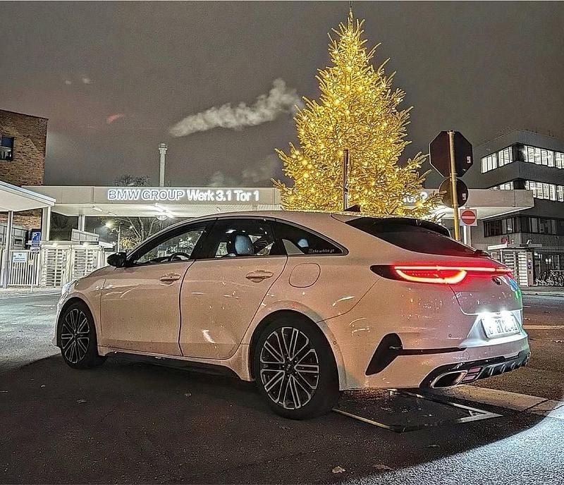 Weiß Gebraucht 2019 Kia ProCeed GT Kleinwagen | 19.500 € (Fairer Preis) - Bild 1/4