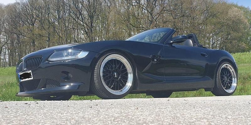 Schwarz Gebraucht 2004 BMW Z4 Performance Cabrio | 15.700 € (Fairer Preis) - Bild 1/4
