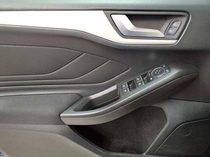 Gebraucht Ford Focus Cool & Connect 150 PS (110 kW) 2020 Blau Limousine