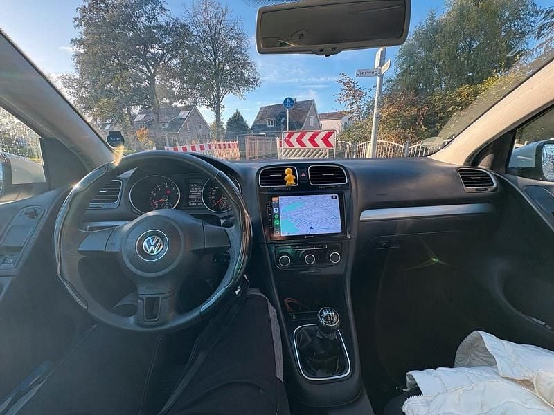 Gebraucht VW Golf VII 105 PS (77 kW) 2012 Weiß Limousine