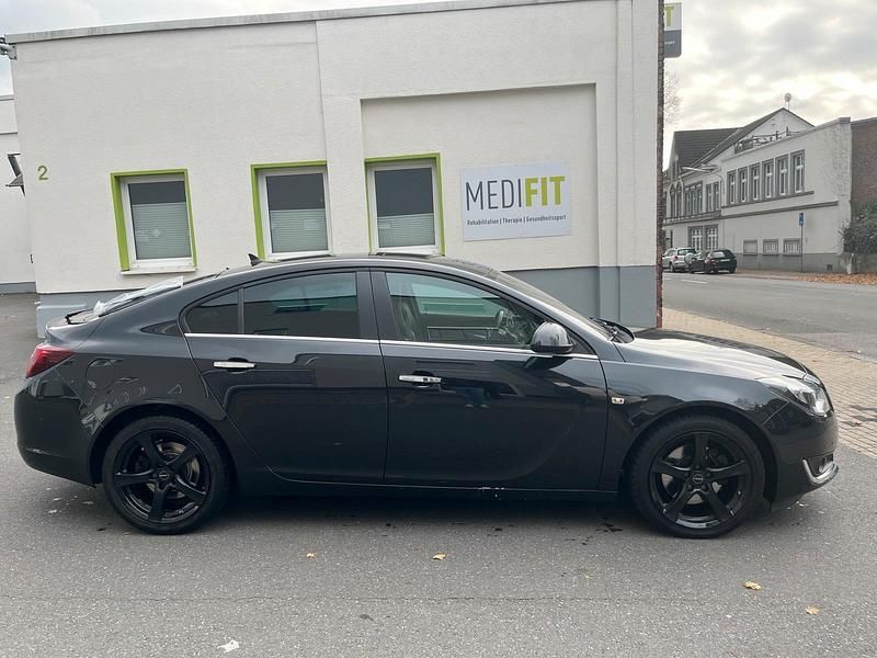 Gebraucht Opel Insignia 195 PS (143 kW) 2014 Schwarz Limousine
