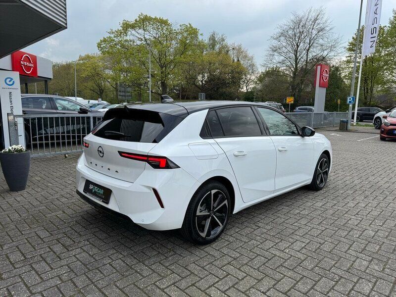 Second-hand Opel Astra 131 CP (96 kW) 2024 Alb Hatchback