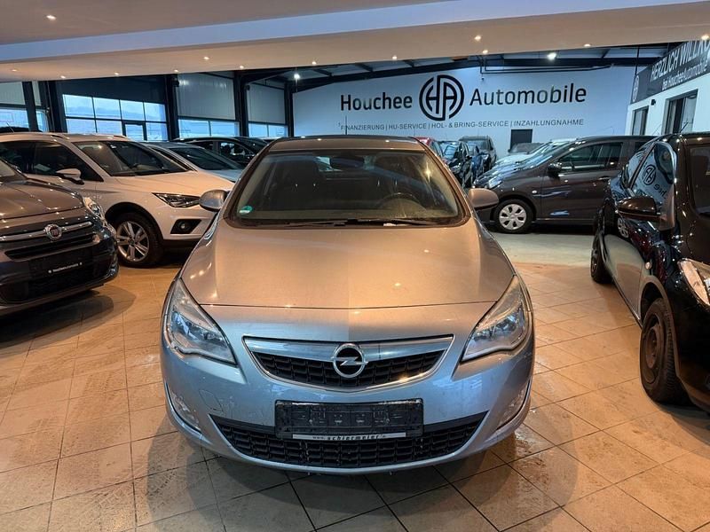Gebraucht Opel Astra Edition 116 PS (85 kW) 2011 Silber Limousine