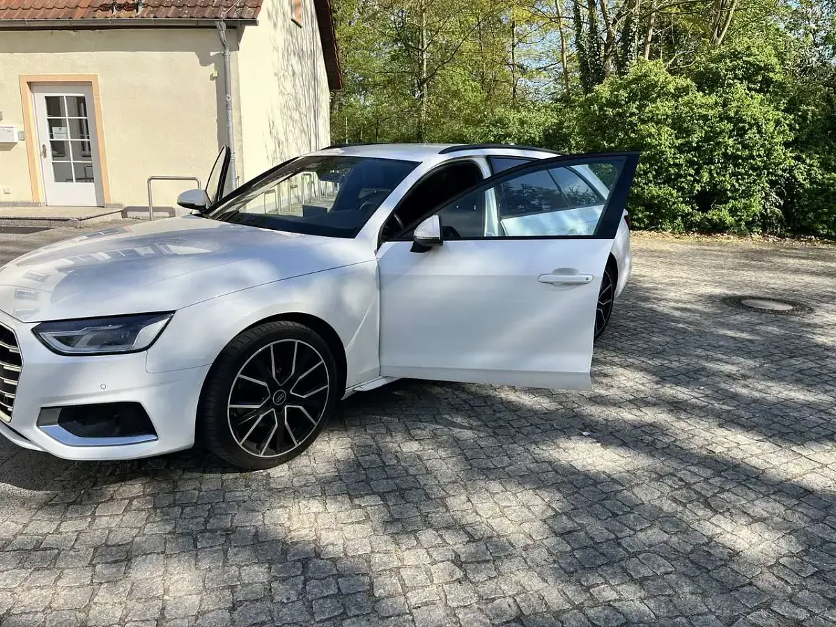 Gebraucht Audi A4 Advanced 150 PS (110 kW) 2020 Weiß Kombi