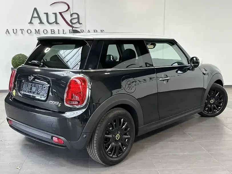 Gebraucht Mini Cooper SE 135 kW (184 PS) 2022 Midnight black ii Kleinwagen