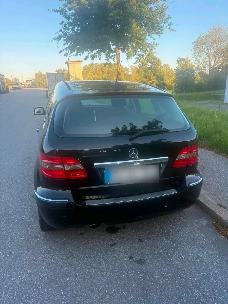 Gebraucht Mercedes B200 140 PS (102 kW) 2009 Schwarz Van / Kleinbus