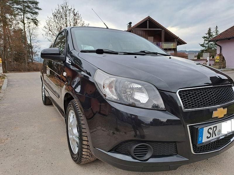 Gebraucht Chevrolet Aveo 84 PS (61 kW) 2011 Schwarz Kleinwagen