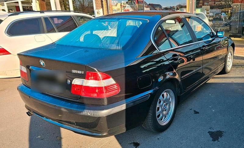 Second-hand BMW 316 116 CP (85 kW) 2004 Negru Berlinǎ