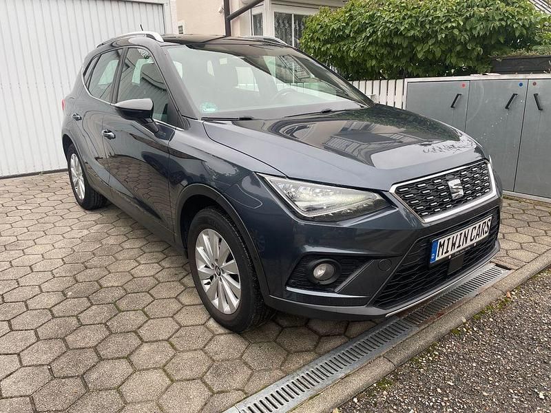 Grau Gebraucht 2018 Seat Arona XCELLENCE SUV | 14.250 € (Fairer Preis) - Bild 1/4