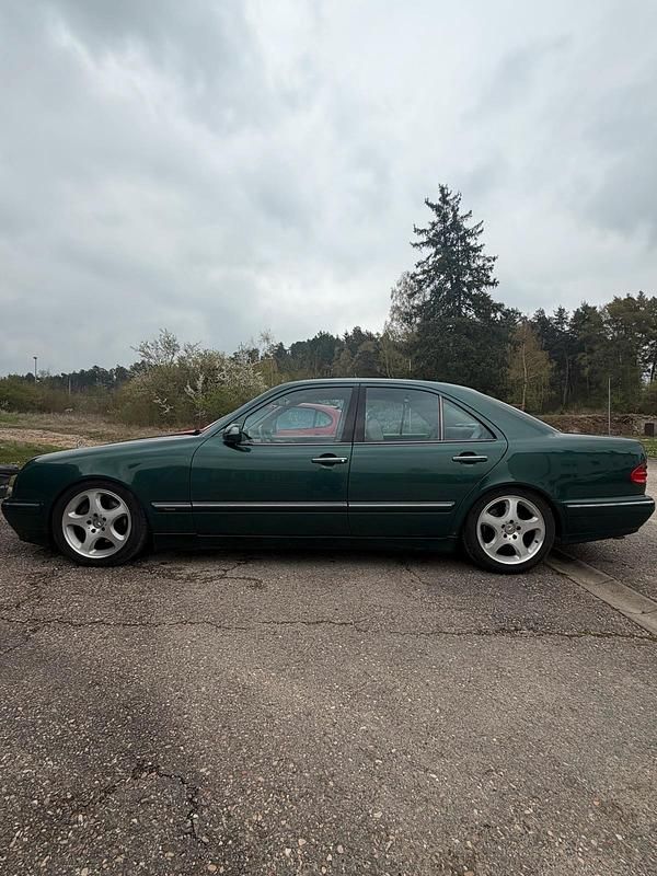 Gebraucht Mercedes E280 Avantgarde 204 PS (150 kW) 1999 Grün Limousine