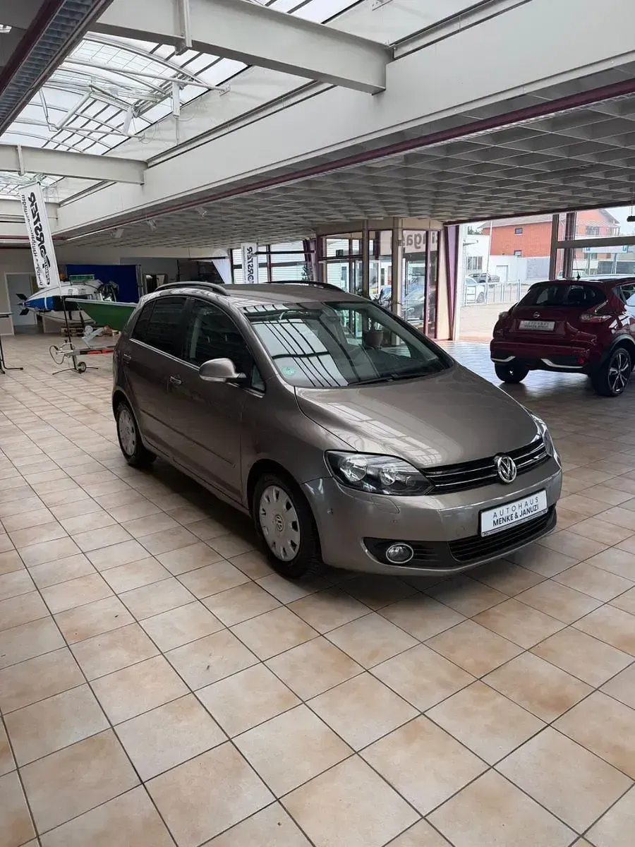 Gebraucht VW Golf VI Team 122 PS (89 kW) 2010 Braun Kleinwagen