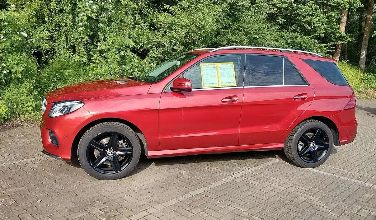 Gebraucht Mercedes GLE350 258 PS (189 kW) 2017 Hyazinthrot SUV