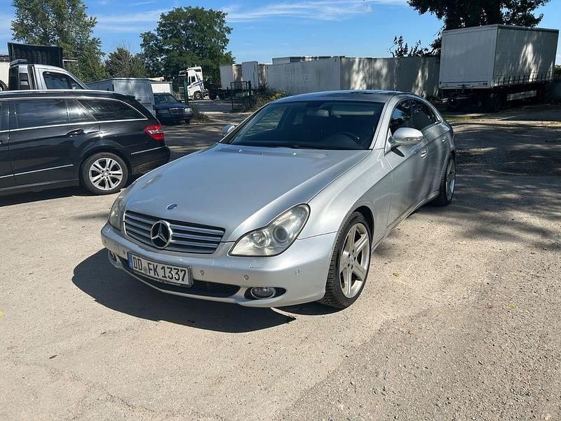 Silber Gebraucht 2004 Mercedes CLS350 Limousine | 5.750 € (Fairer Preis) - Bild 1/4