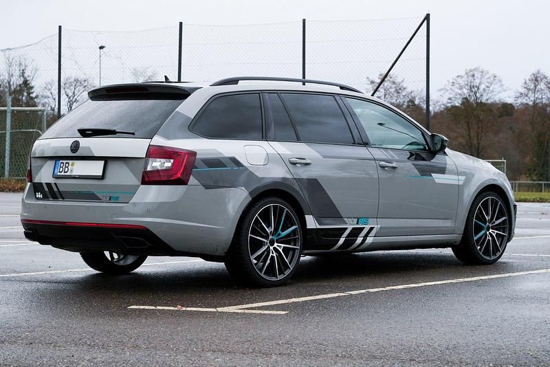 Gebraucht Skoda Octavia RS 184 PS (135 kW) 2020 Grau Kombi