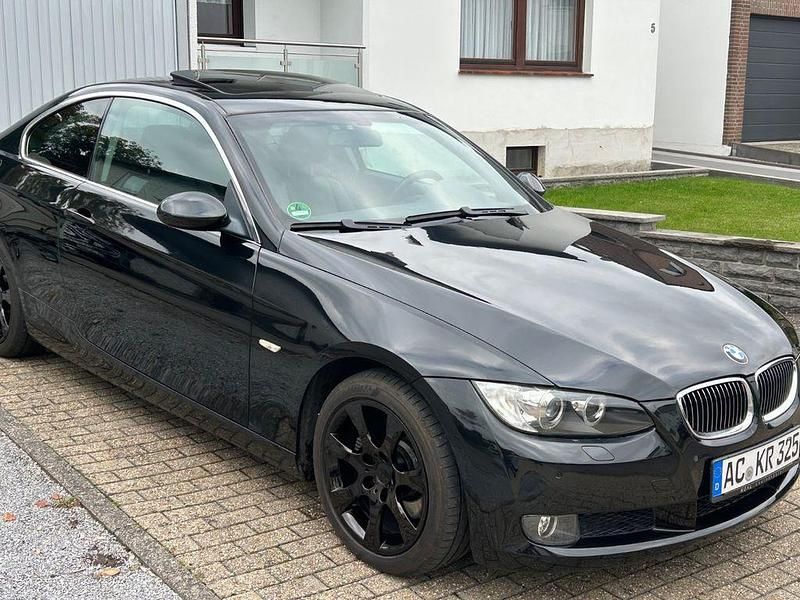 Schwarz Gebraucht 2007 BMW 325 Coupé | 7.900 € (Fairer Preis) - Bild 1/4