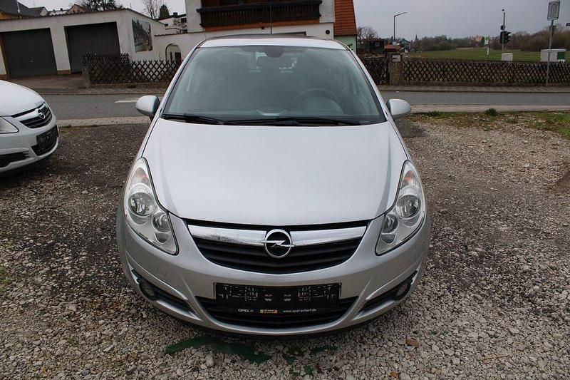 Gebraucht Opel Corsa Edition 90 PS (66 kW) 2009 Silber Kleinwagen