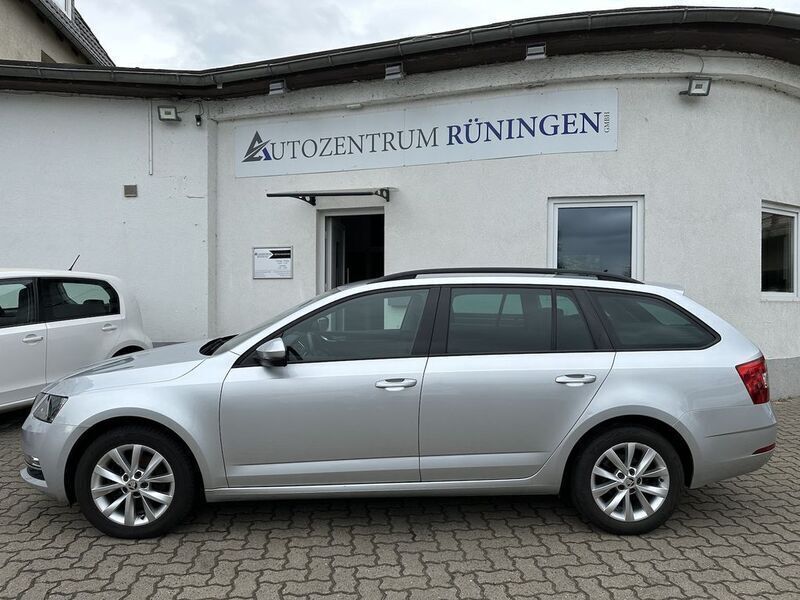 Silber Gebraucht 2017 Skoda Octavia Business Line Kombi | 12.950 € (Fairer Preis) - Bild 1/4