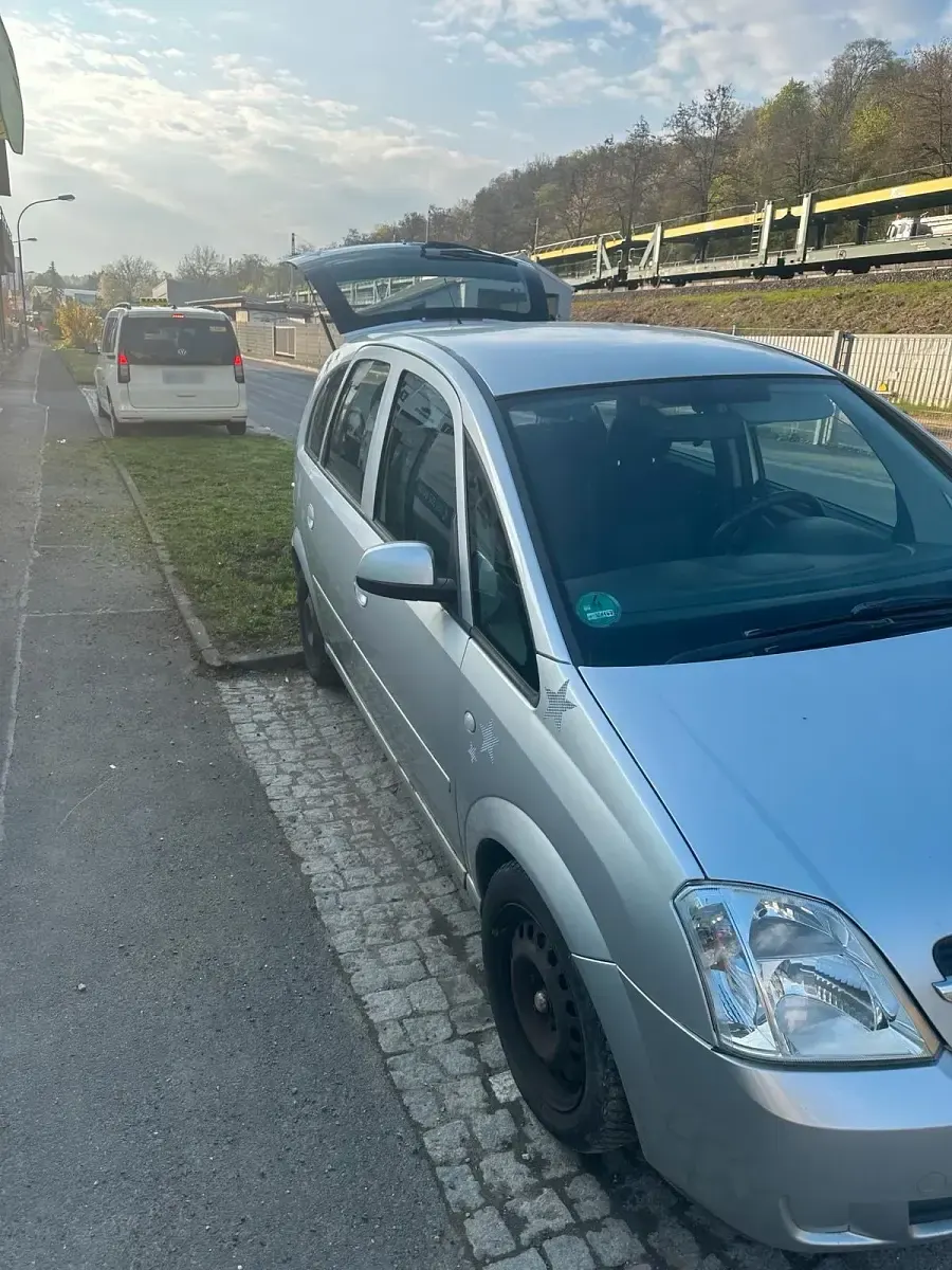 Gebraucht Opel Meriva 101 PS (74 kW) 2005 Silber Van / Kleinbus