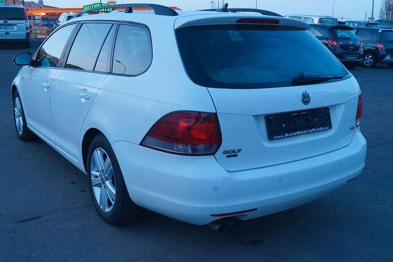 Gebraucht VW Golf VII Match 122 PS (89 kW) 2013 Candyweiss Kombi