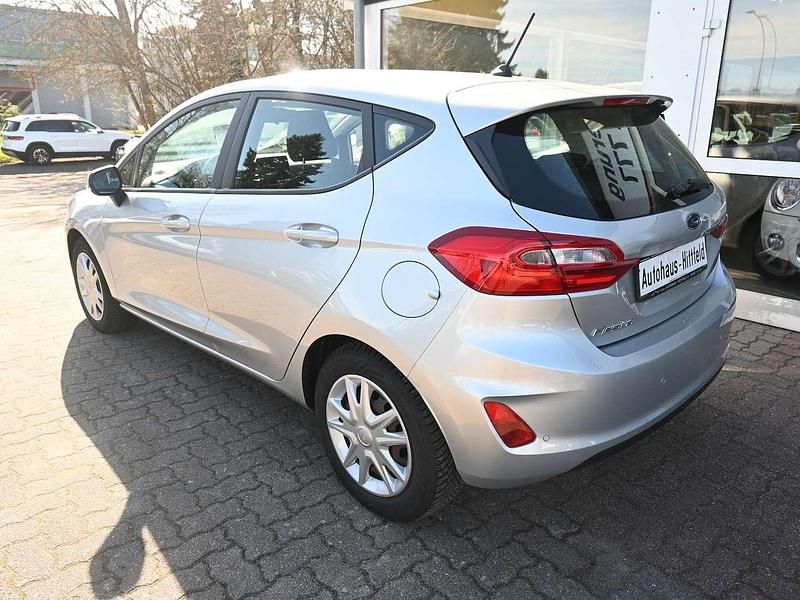Gebraucht Ford Fiesta Cool & Connect 86 PS (63 kW) 2017 Silber Limousine